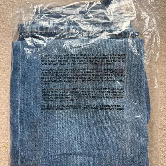 SYDNEY SWEENEY x AMERICA EAGLE BUTTERFLY Jeans NWT size 4 - Picture 4 of 4